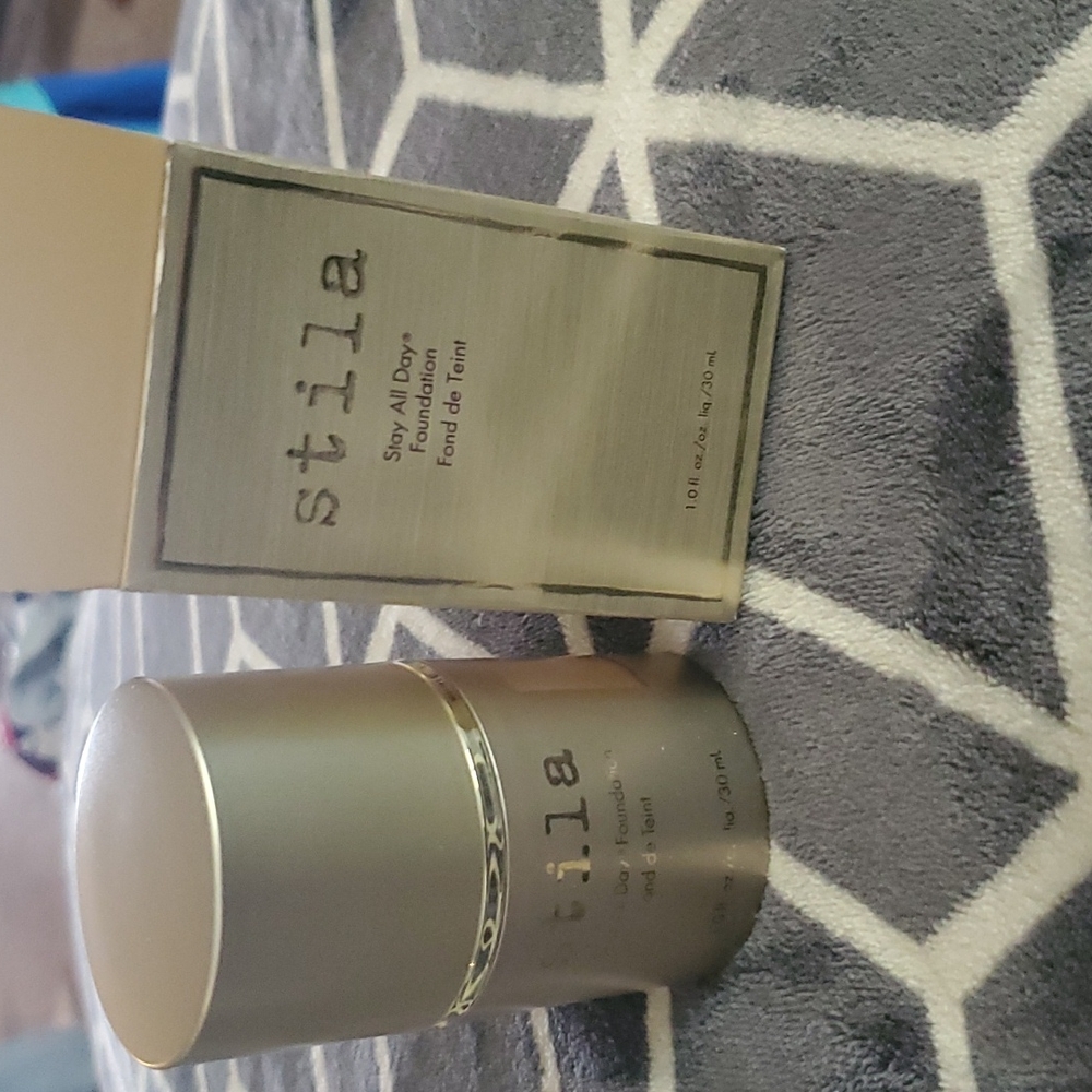 Stila All Day foundation